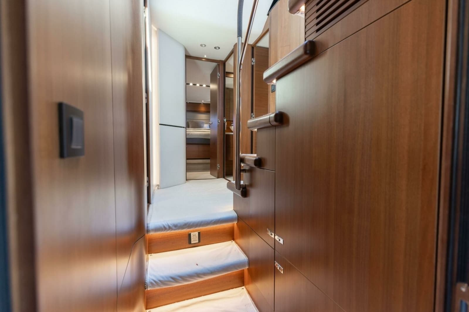 2019 Princess S65 - Photo 27
