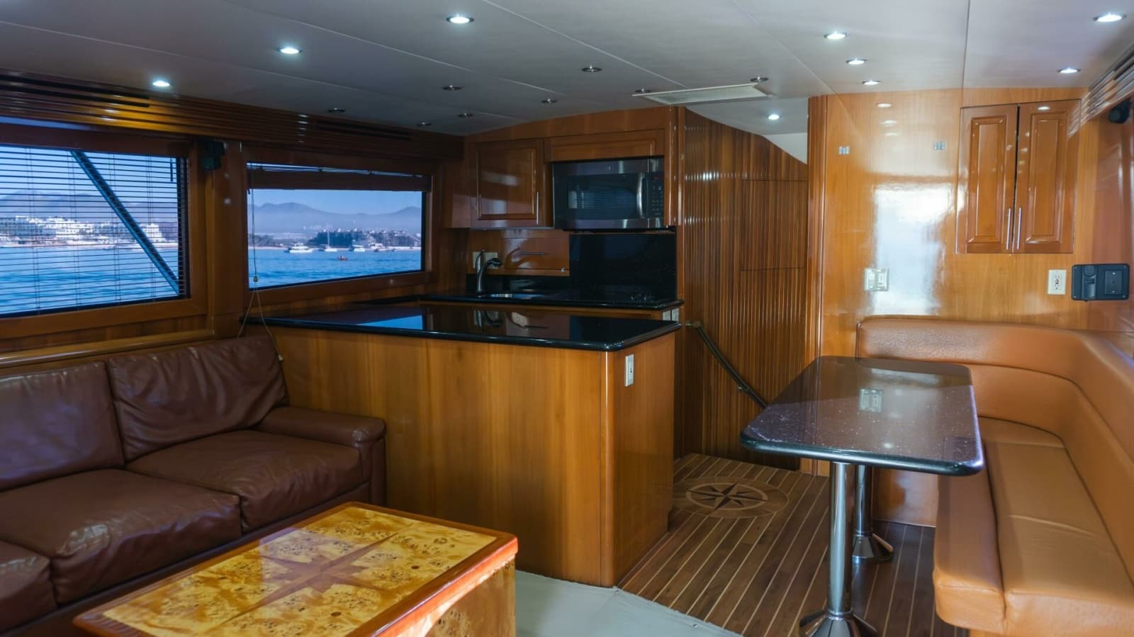 2001 Hatteras 60 Convertible - Photo 7