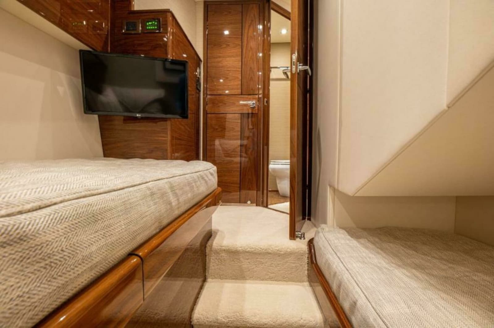 2023 Viking 64 Convertible - Photo 28