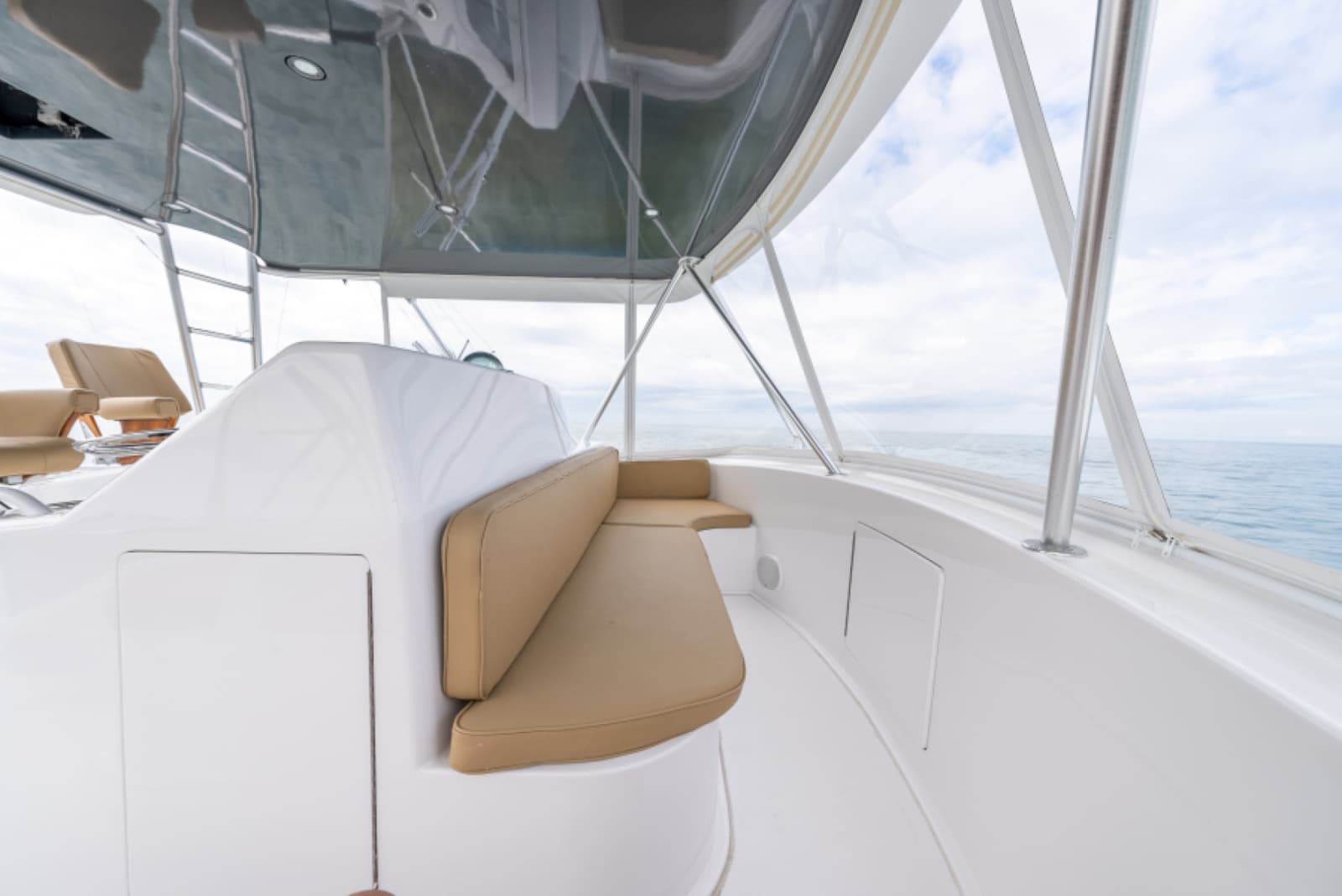 2003 Viking 45 Convertible - Photo 15
