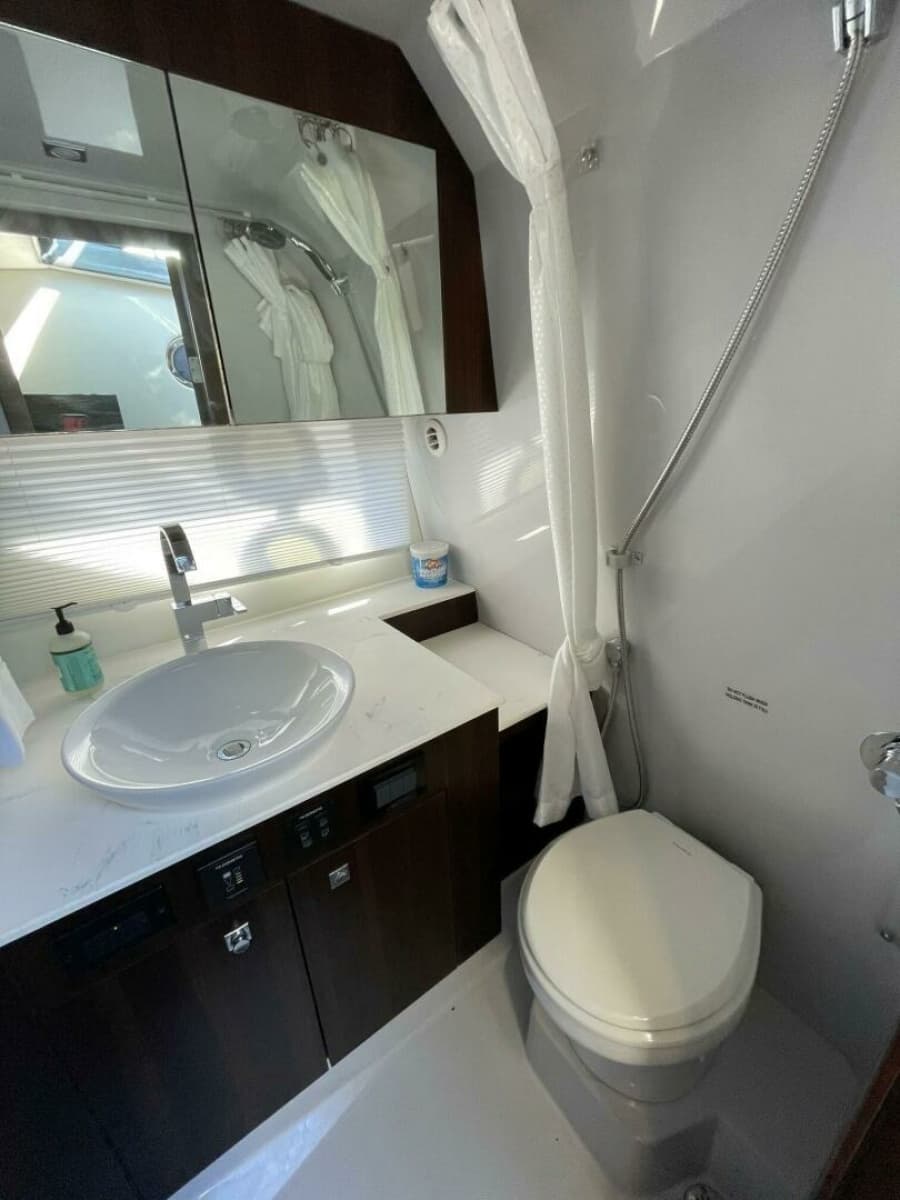 2023 Cruisers Yachts 38 GLS - Photo 9