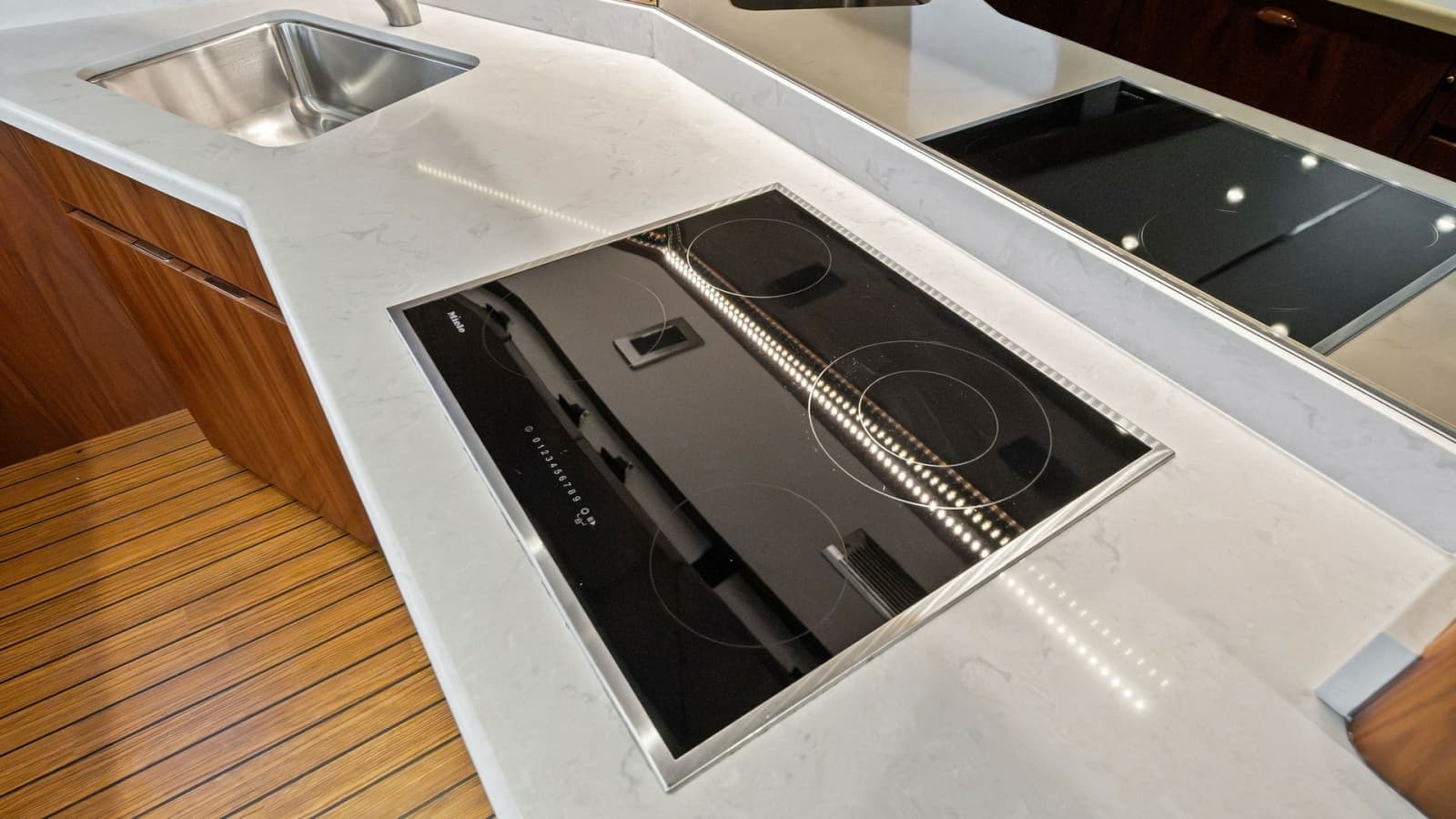 2021 Viking 54 Convertible - Photo 9