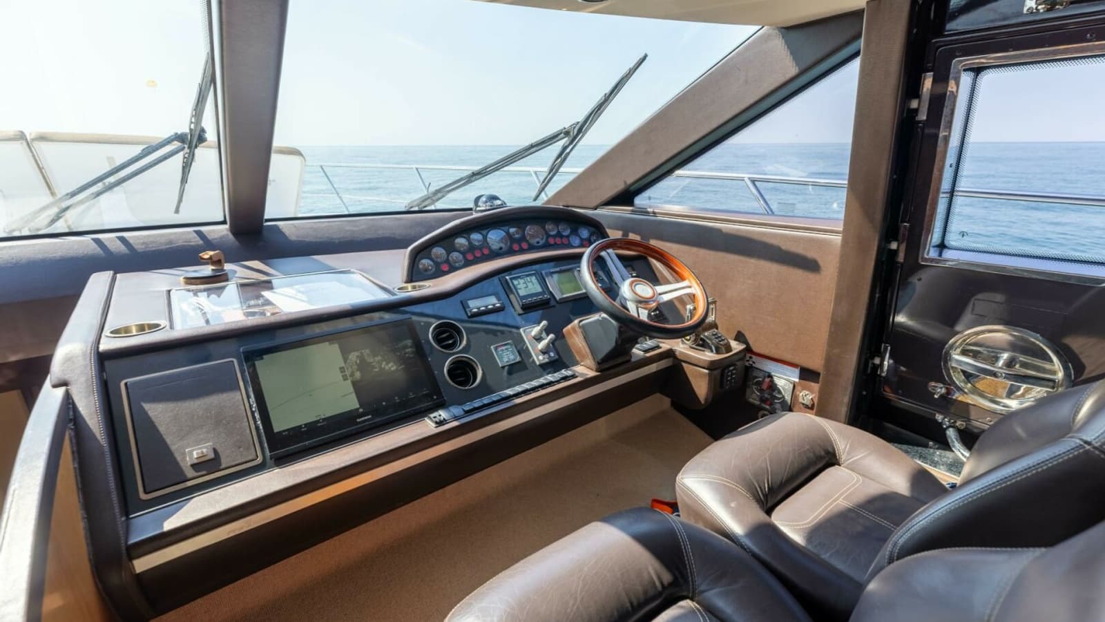 2011 Princess 64 - Photo 2