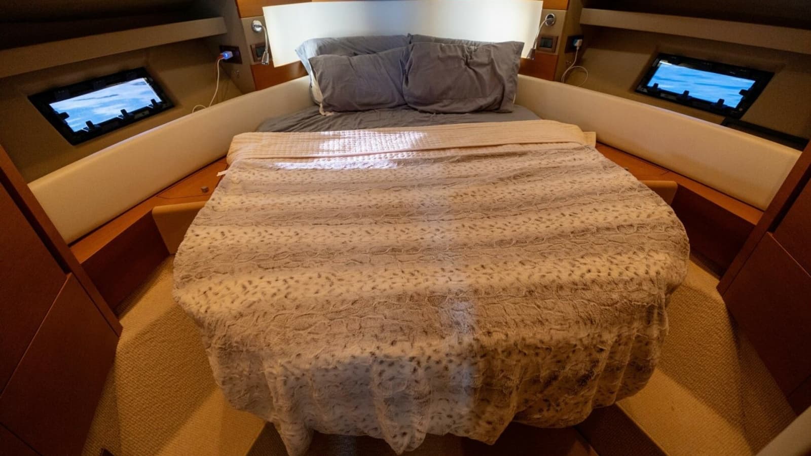 2013 Azimut 40 Flybridge - Photo 47