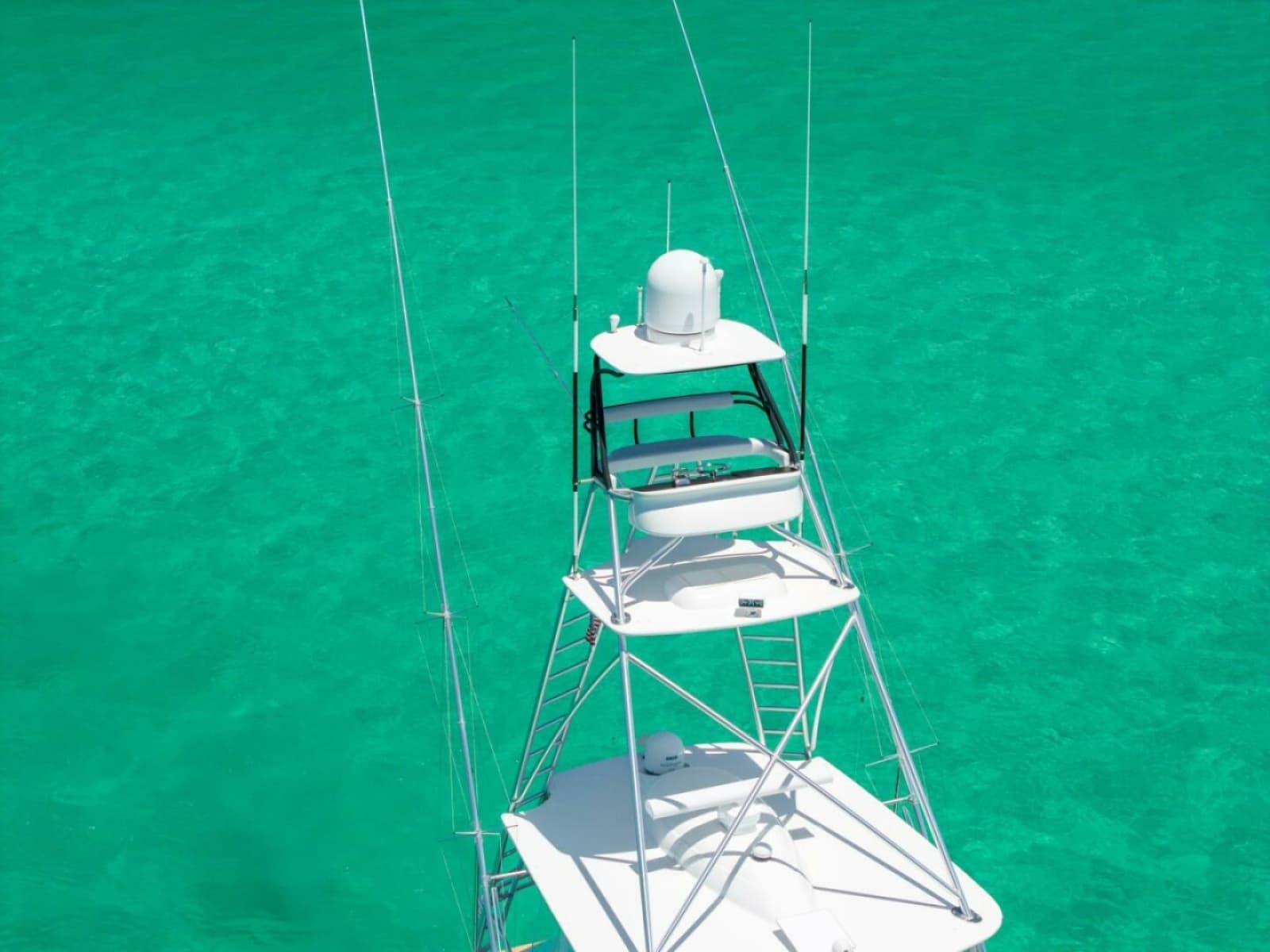 2015 Viking 62 Convertible - Photo 30