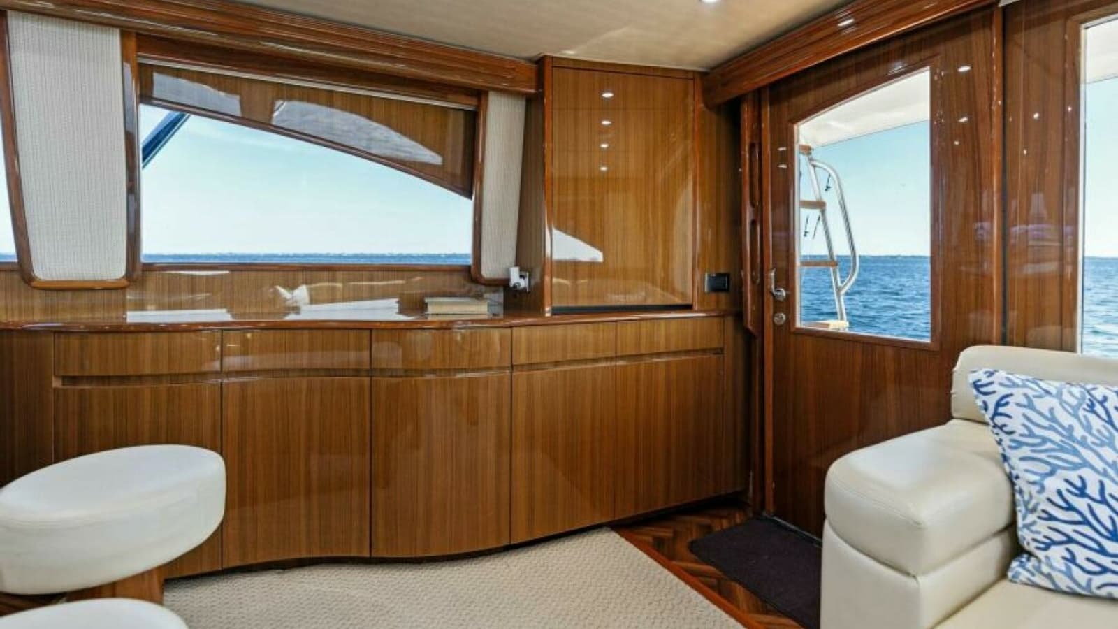2013 Viking 55 Convertible - Photo 10