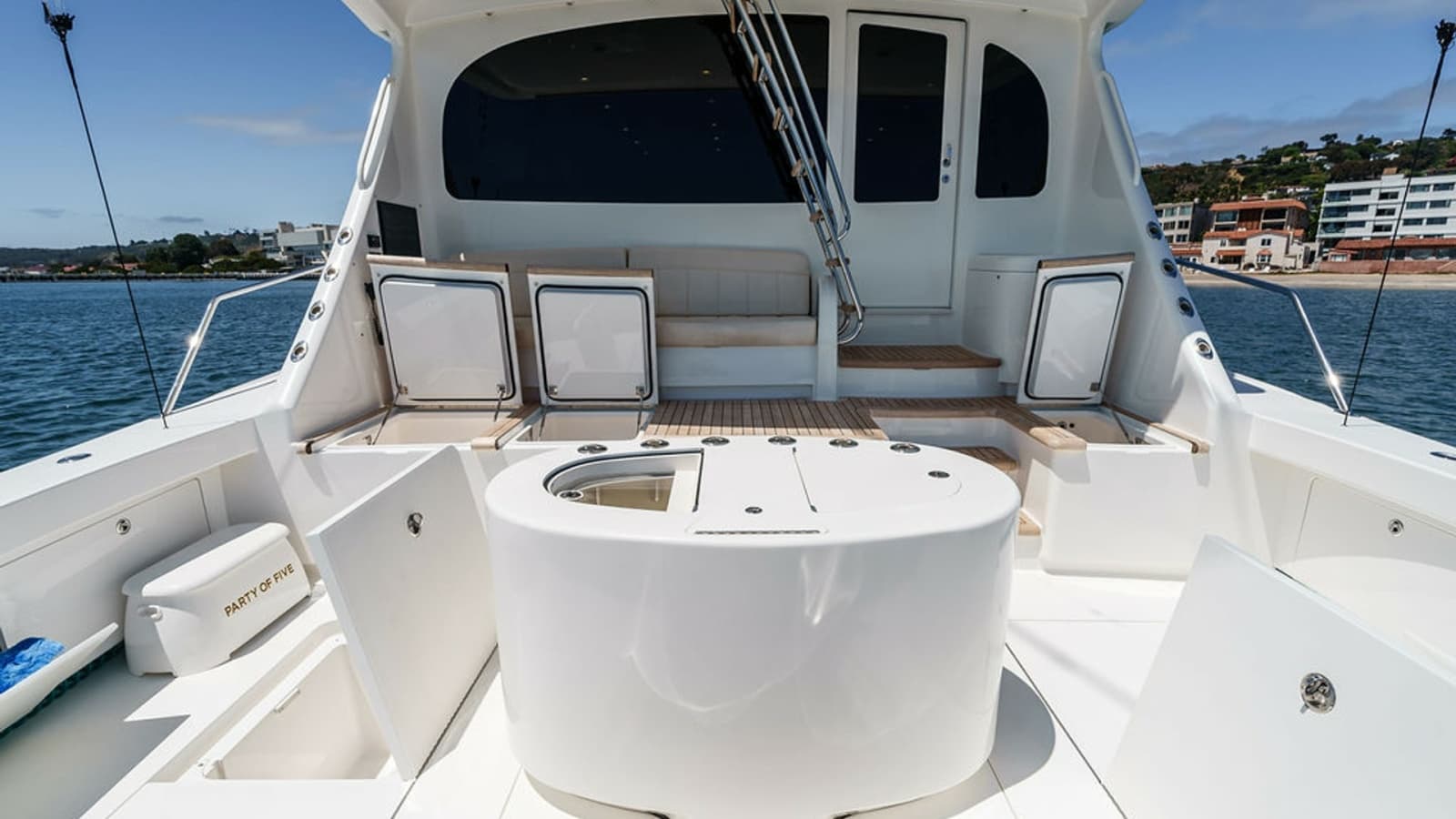2019 Viking 80 Skybridge - Photo 66