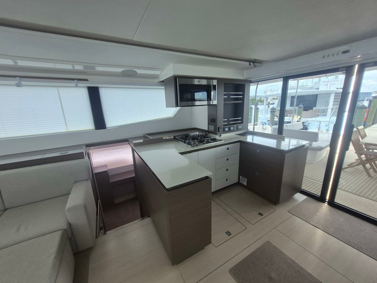2023 Leopard 53 Powercat - Photo 26