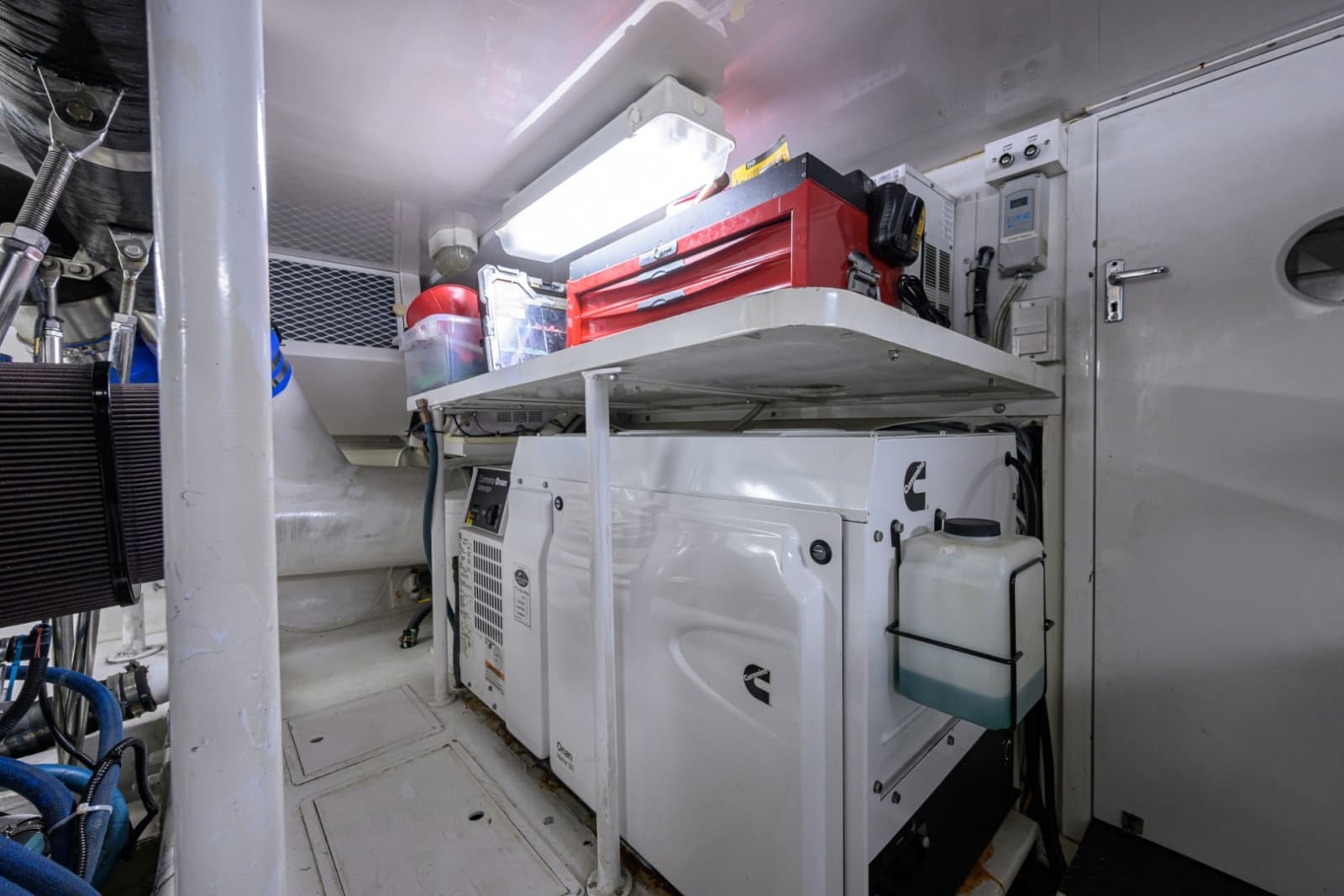 2002 Viking 61 Convertible - Photo 106