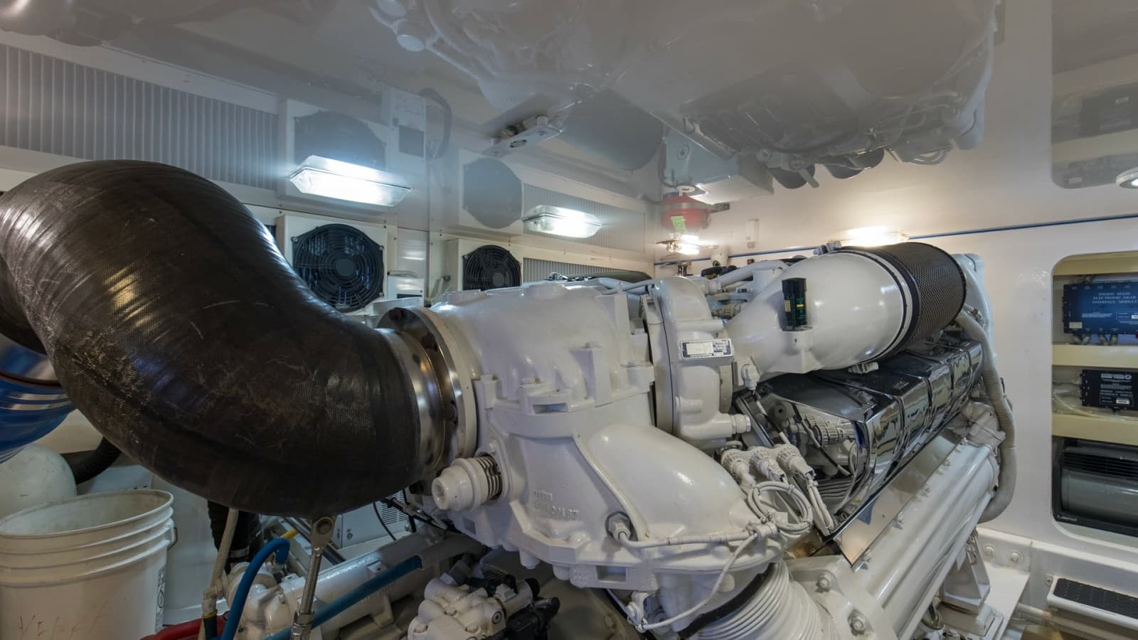 2005 Viking 61 Enclosed Bridge - Photo 64