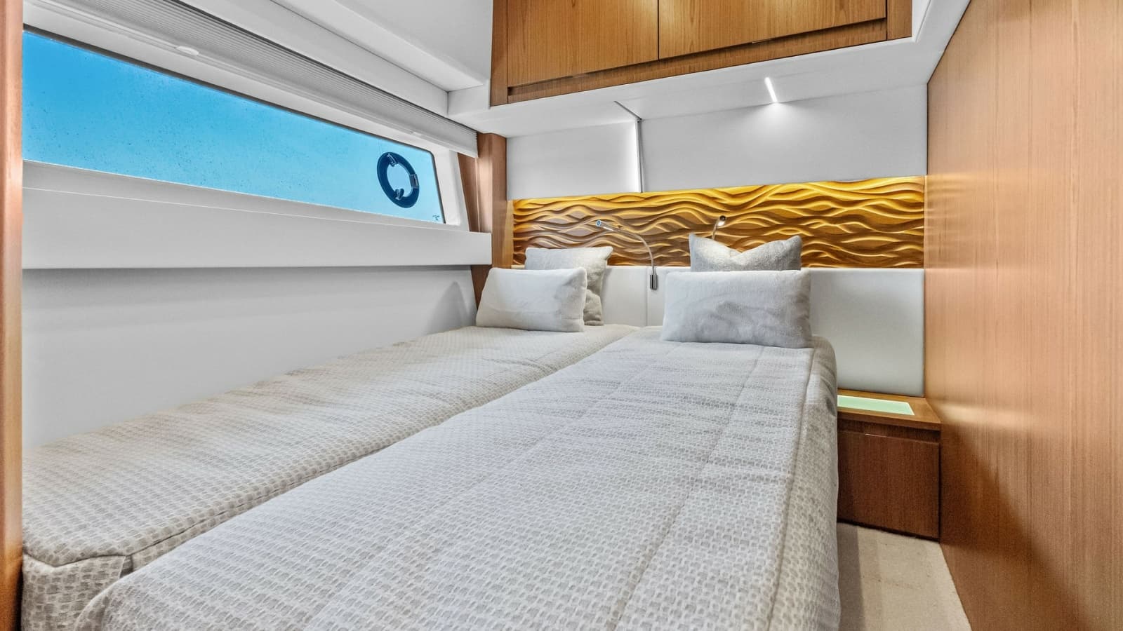 2025 Tiara Yachts EX 60 - Photo 37