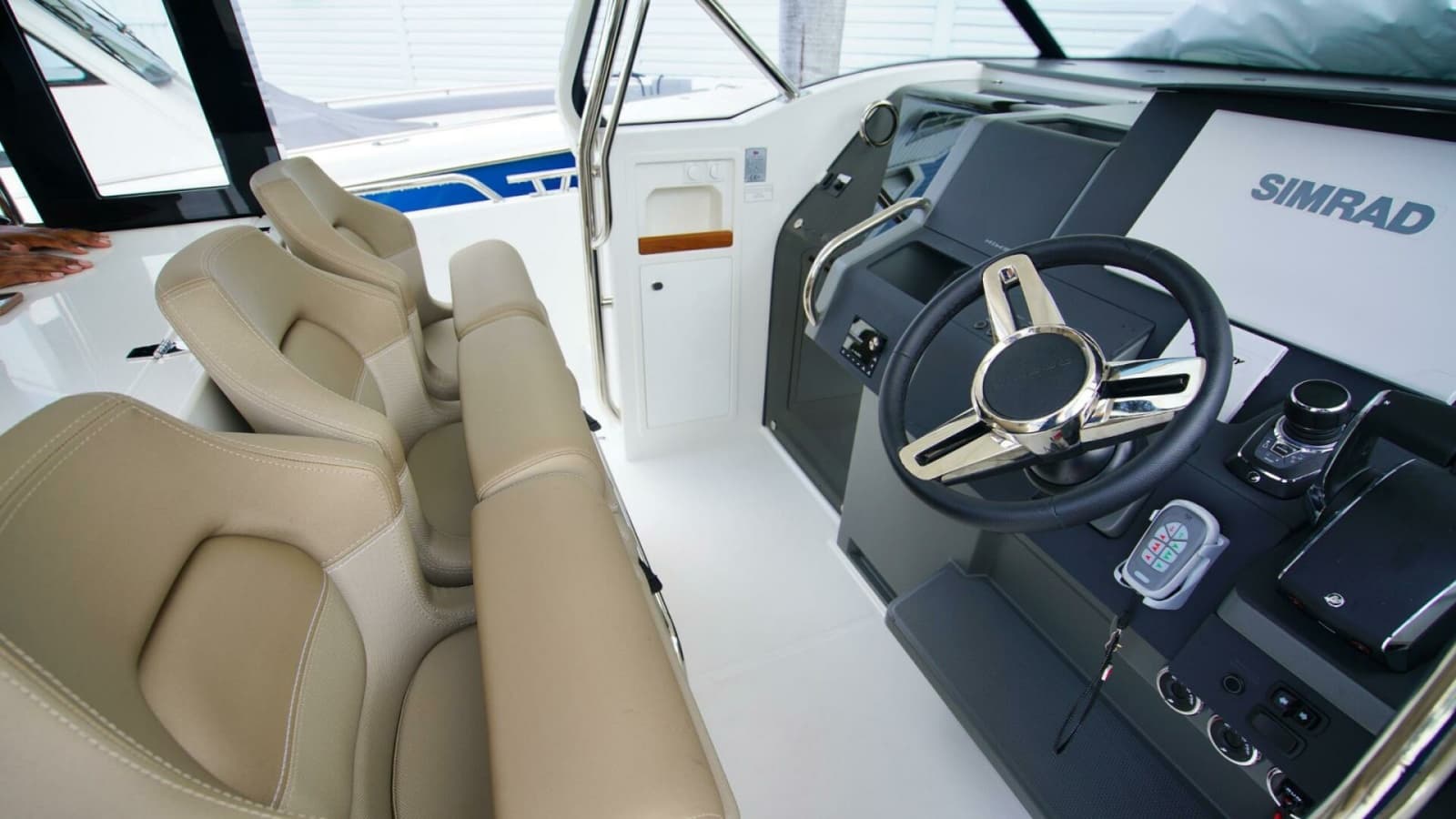 2024 Nimbus Tender 11 - Photo 5