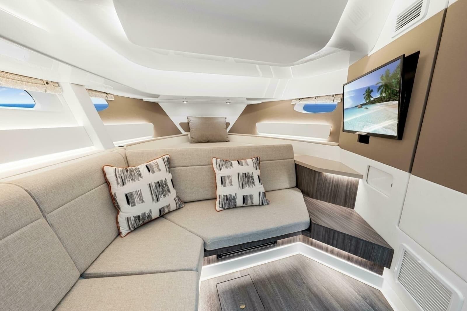 2022 Sea Ray 370 Sundancer - Photo 32