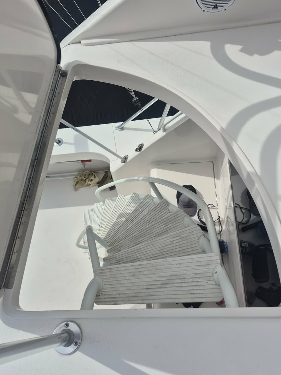 2006 Viking 56 Convertible - Photo 15