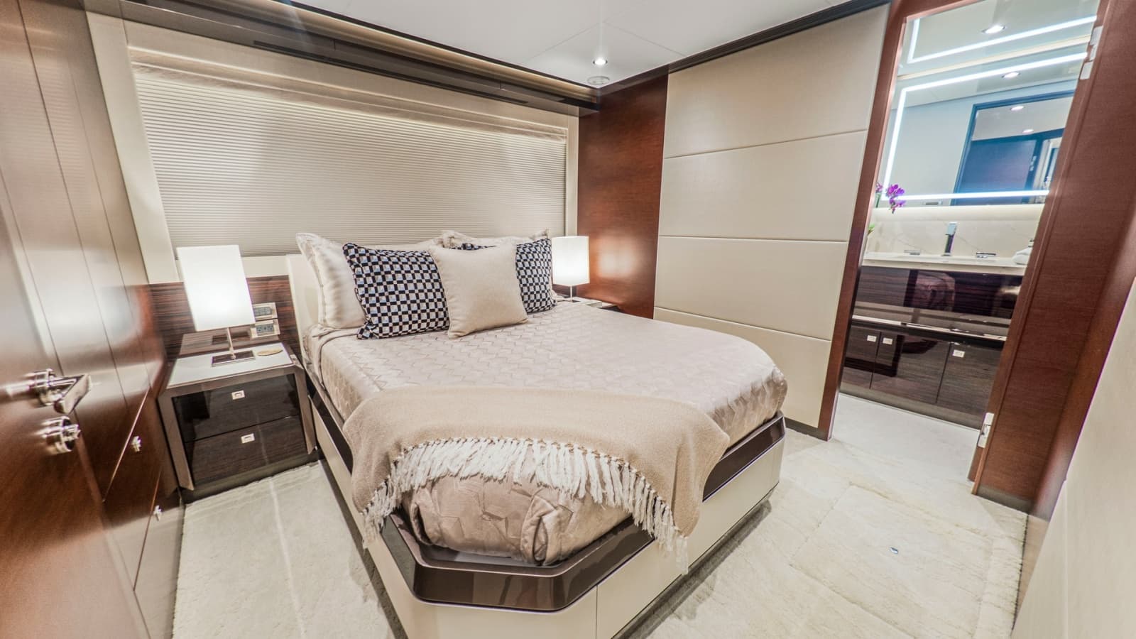 2024 Ocean Alexander 28E - Photo 37
