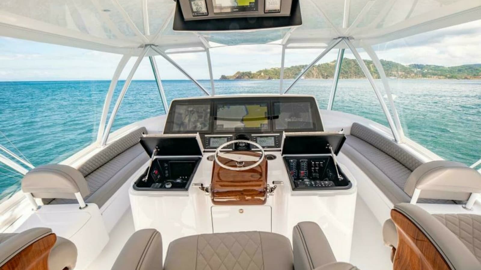 2023 Viking 64 Convertible - Photo 40