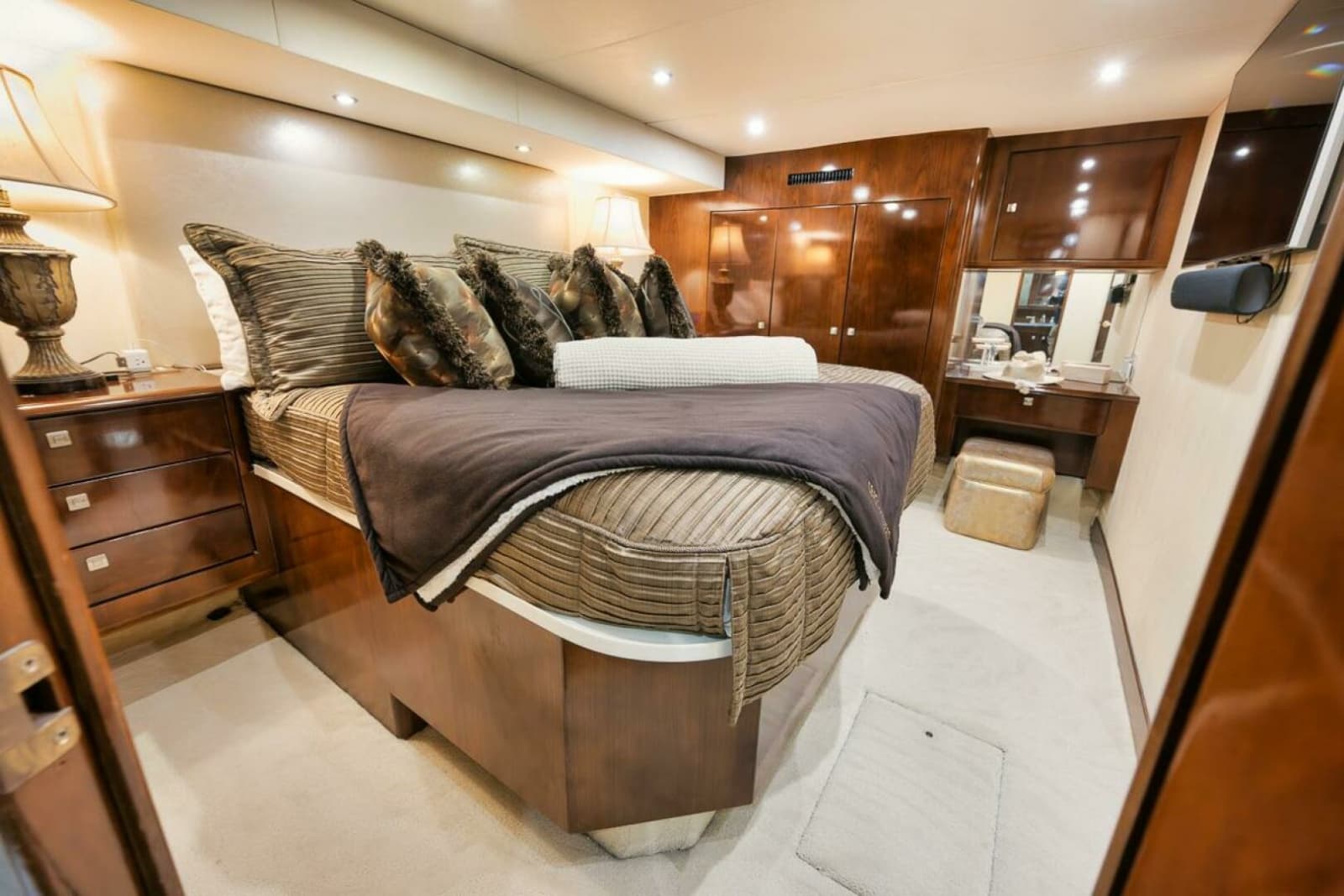 2005 Ocean 73 Super Sport - Photo 9