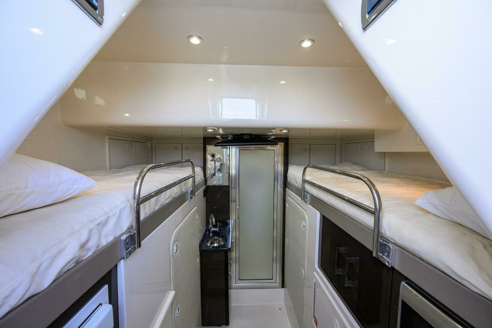 2016 Marquis 660 Sport Yacht - Photo 20