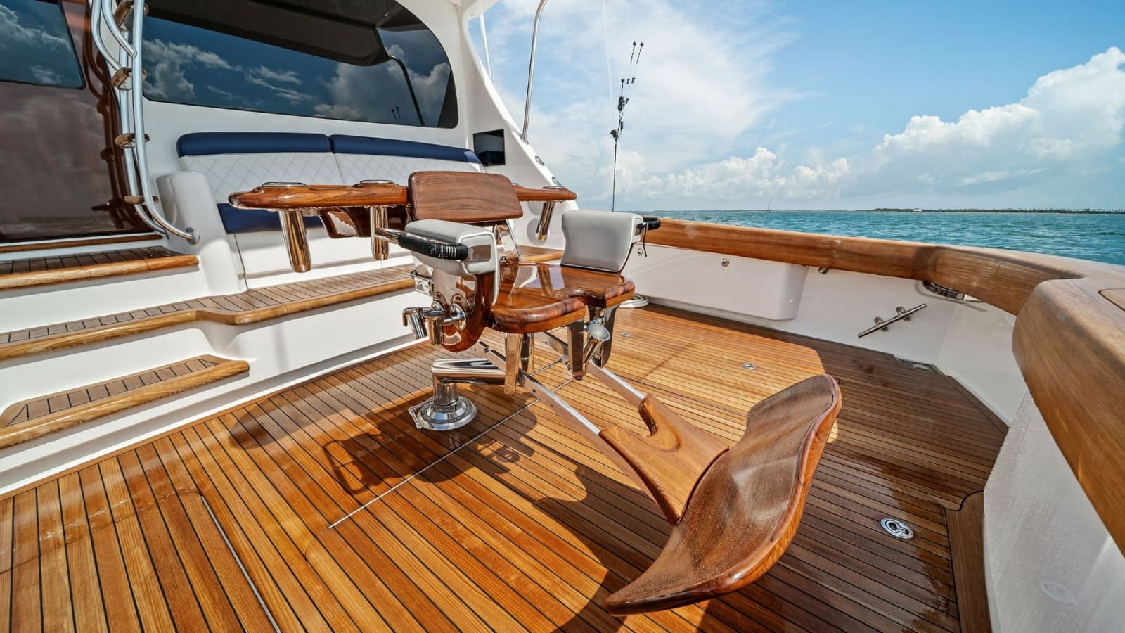 2024 Viking 64 Convertible - Photo 9