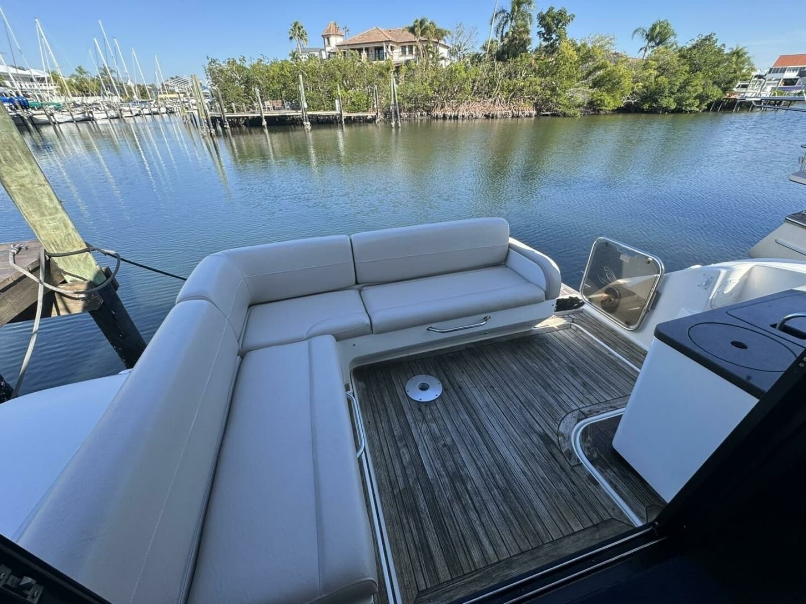 2016 Sea Ray 470 Sundancer - Photo 28