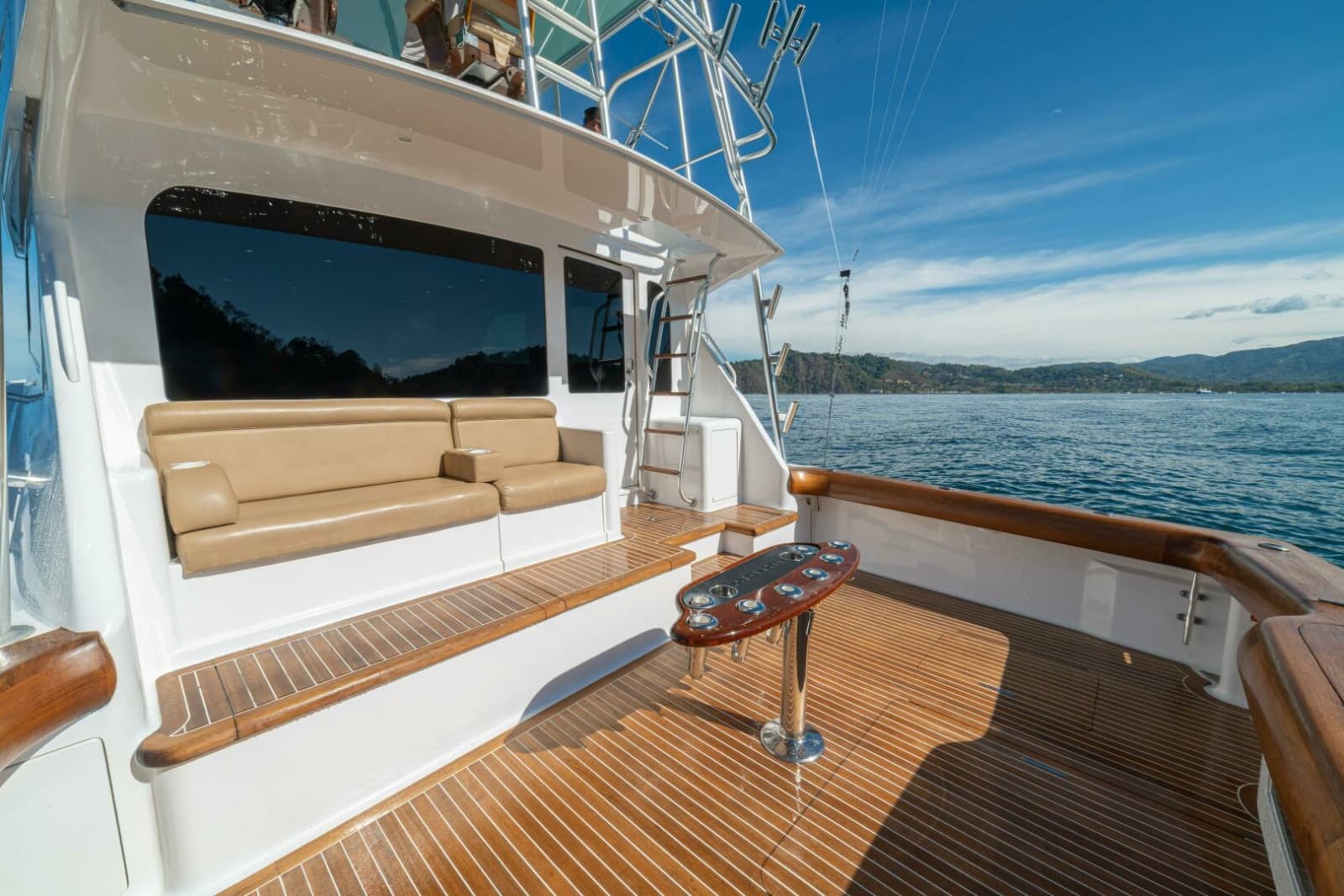 2006 Viking 56 Convertible - Photo 20