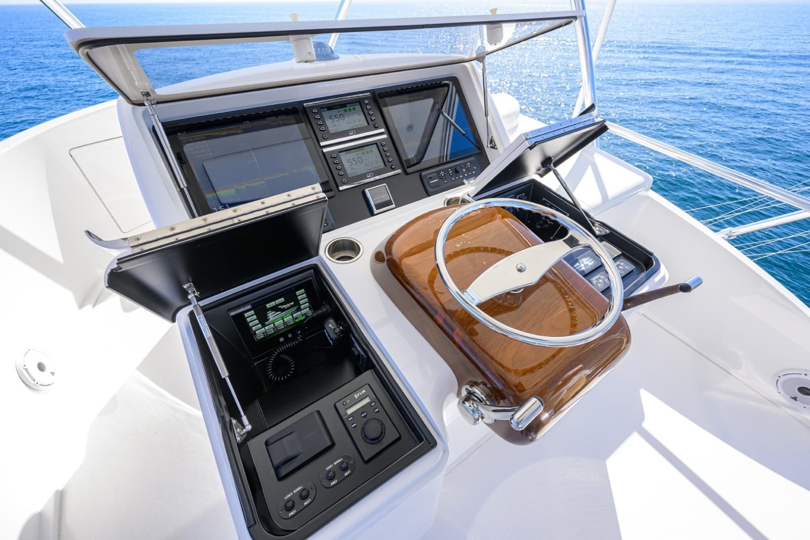 2023 Viking 80 Skybridge - Photo 39