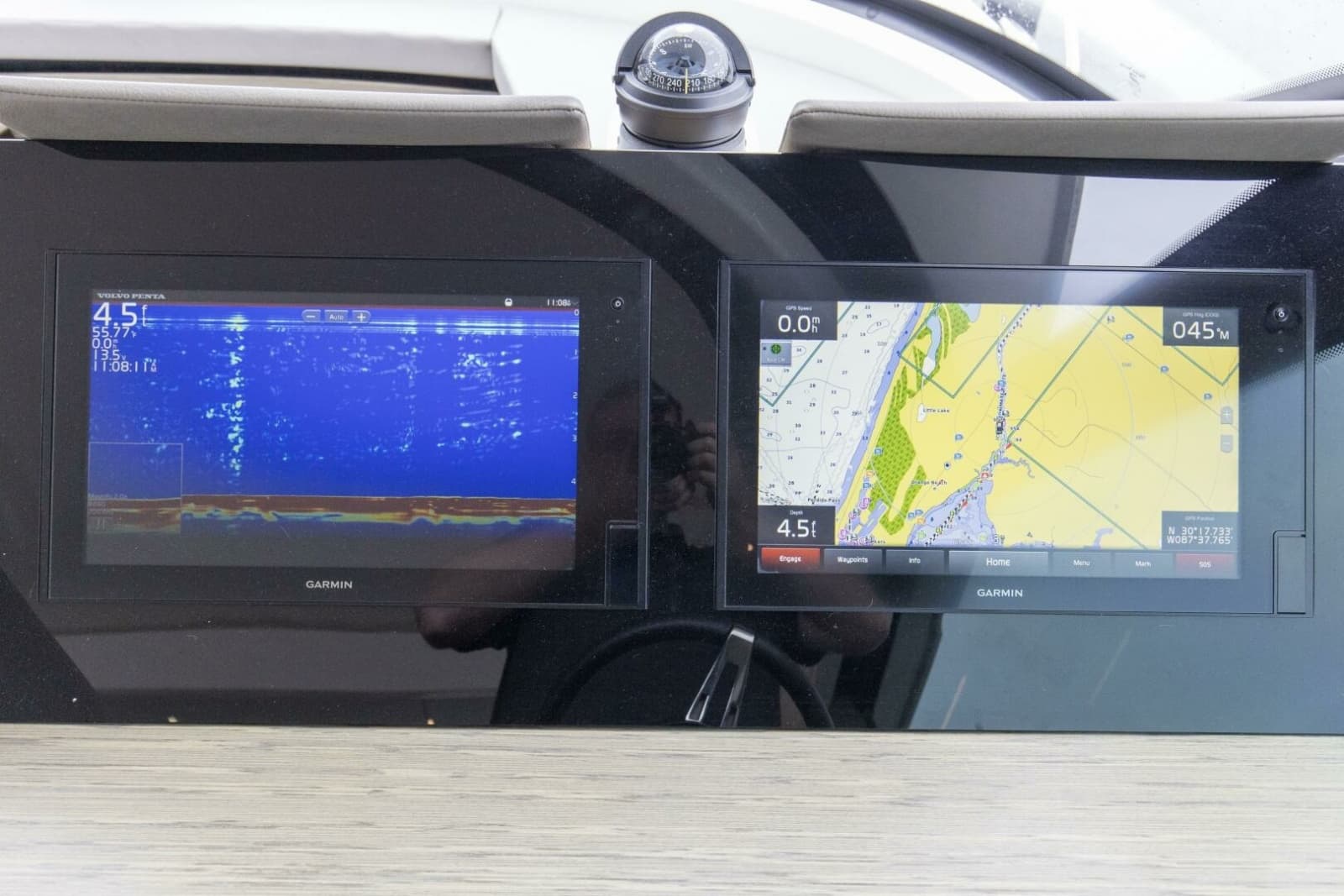 2019 Tiara Yachts C49 Coupe - Photo 53