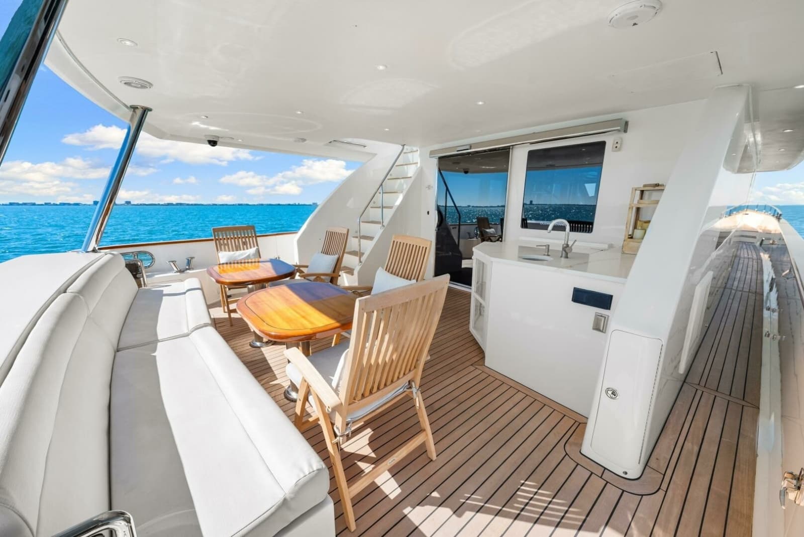 2010 Ocean Alexander 83 Motor Yacht - Photo 9