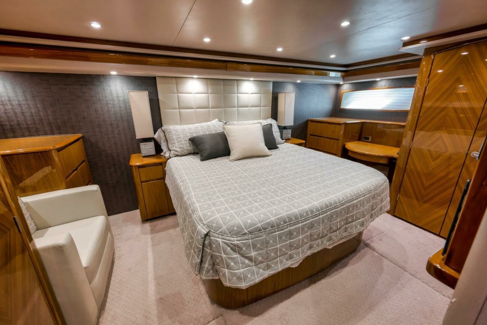 2011 Viking 76 Enclosed Bridge - Photo 41
