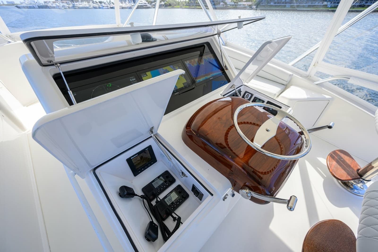 2008 Viking 68 Convertible - Photo 35