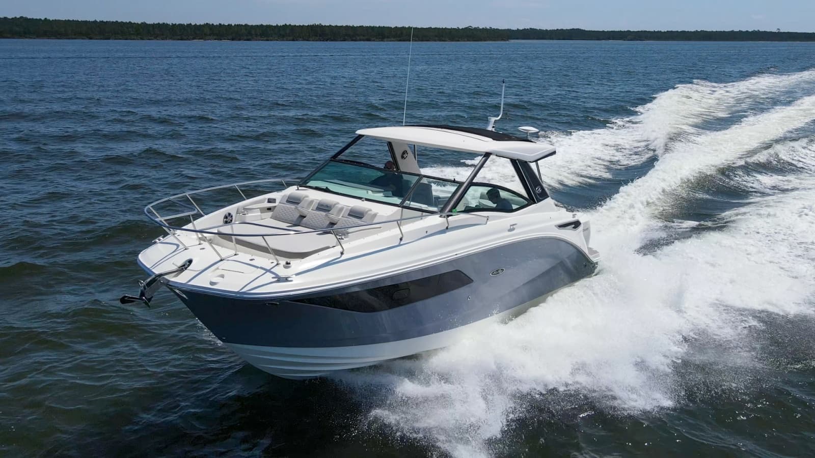 2022 Sea Ray 320 Sundancer OB - Photo 39
