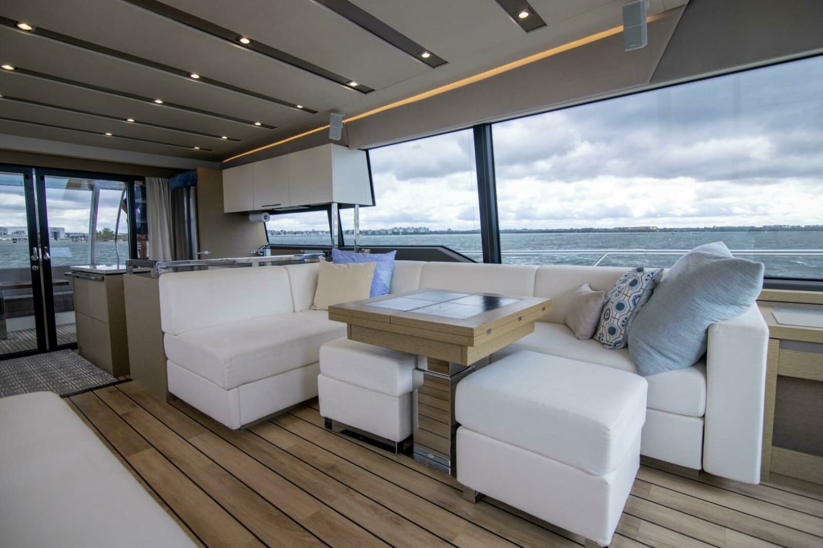 2018 Prestige 680 Flybridge - Photo 7