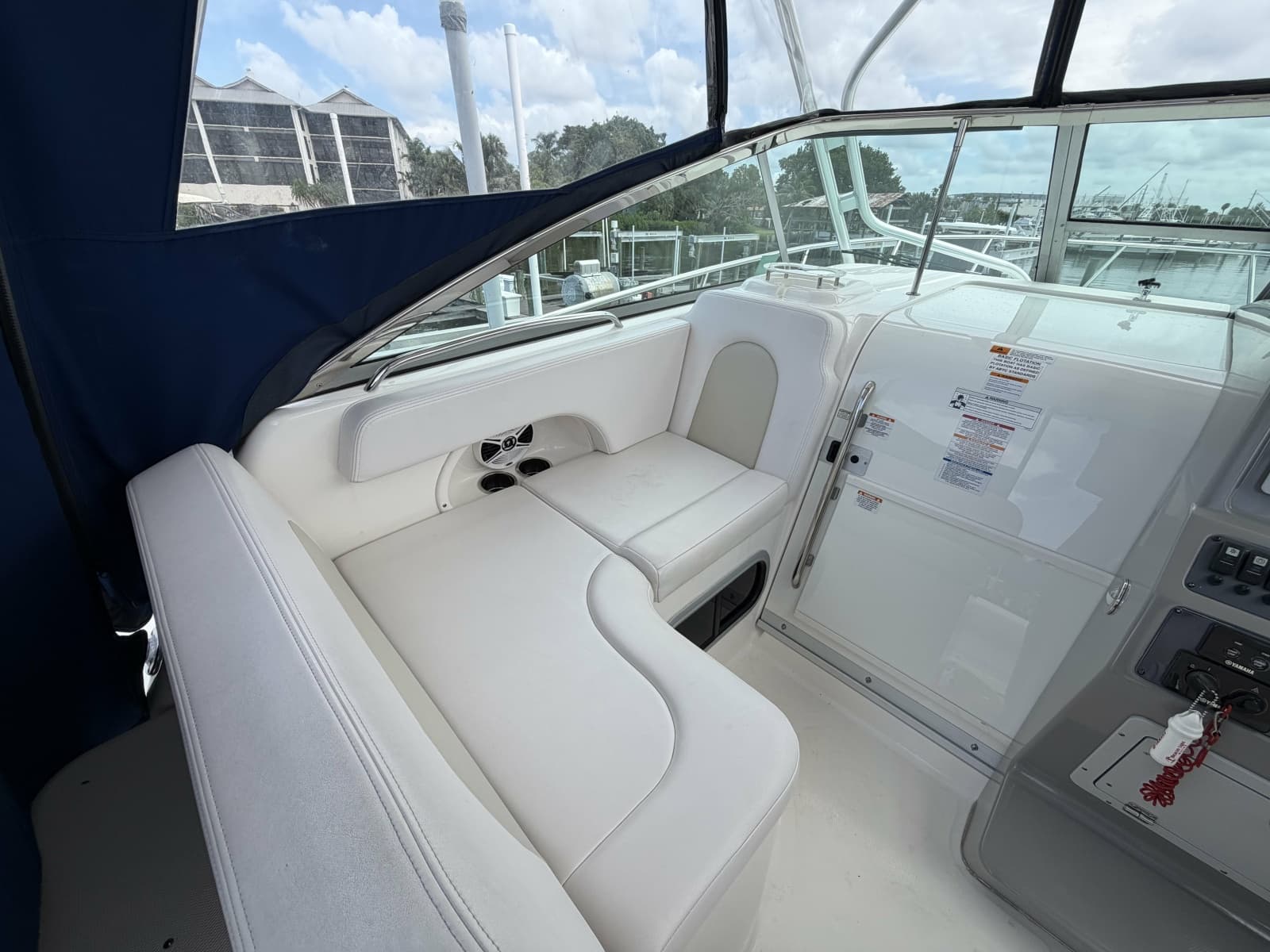 2016 Robalo R305 - Photo 10