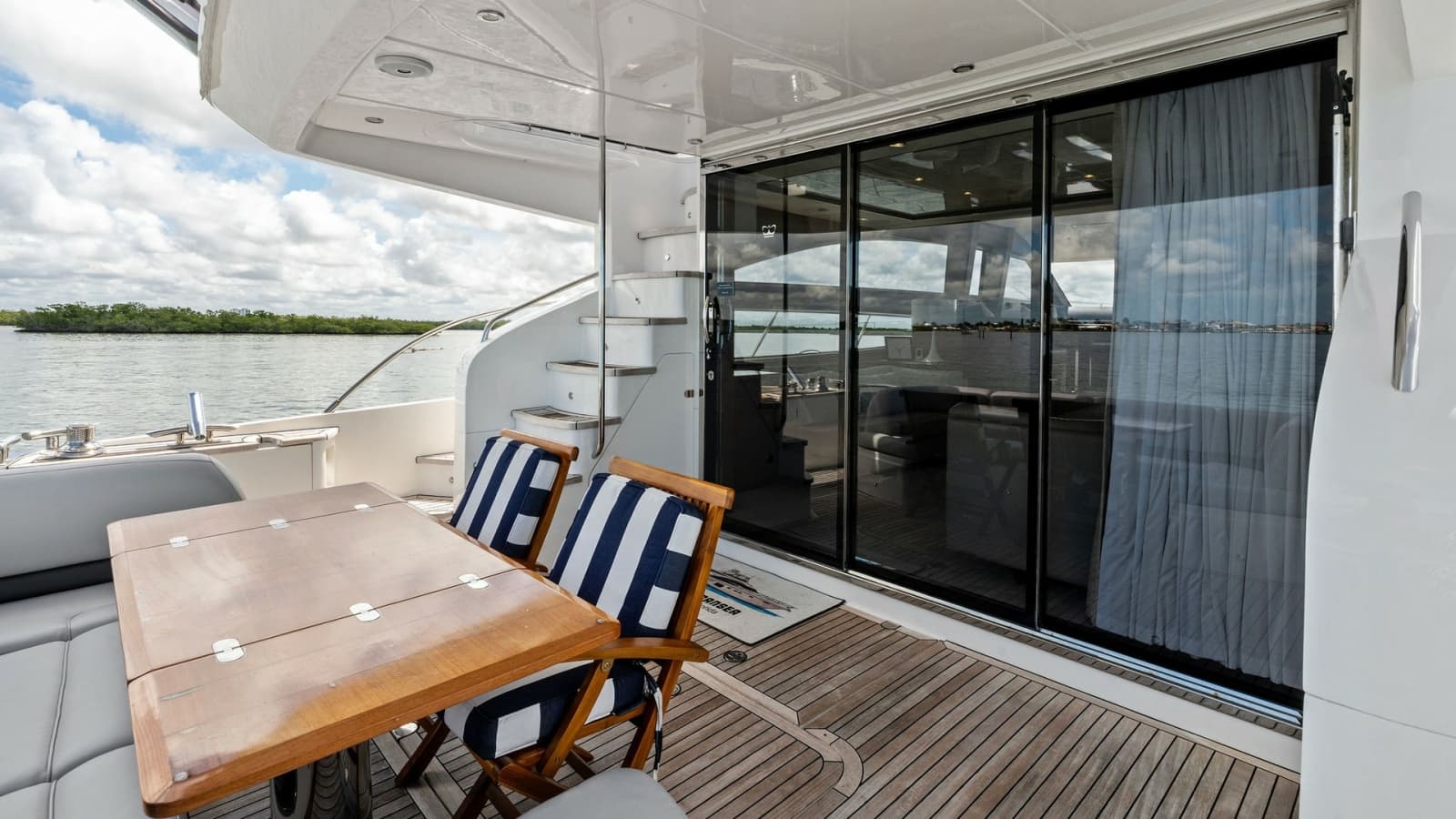 2016 Princess 64 Flybridge - Photo 18