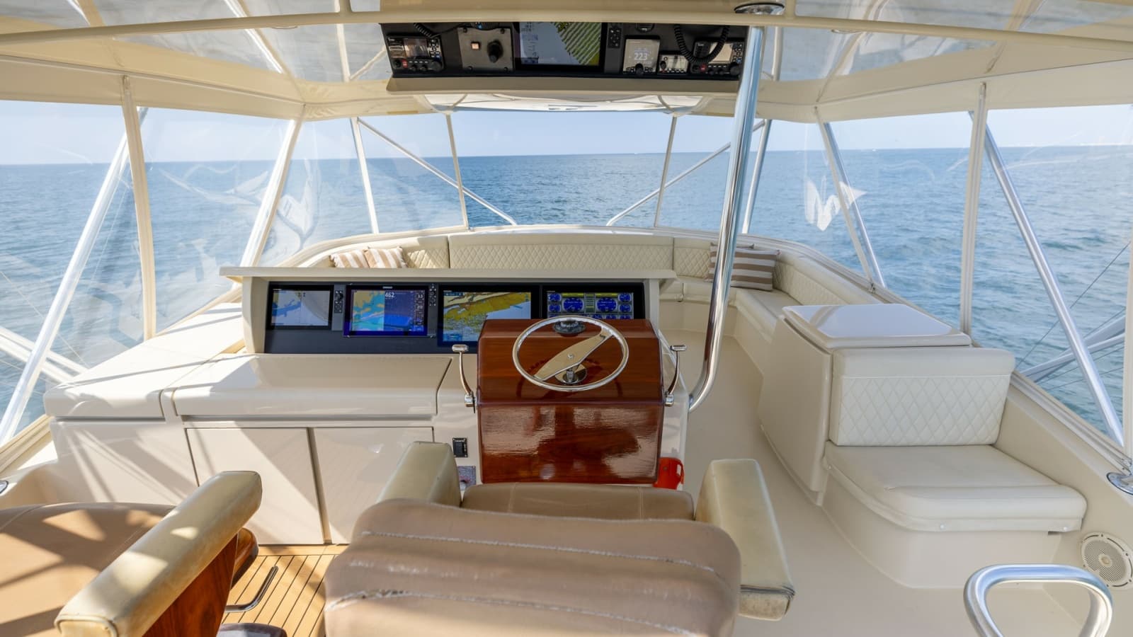 2007 Hatteras 68 Convertible - Photo 3