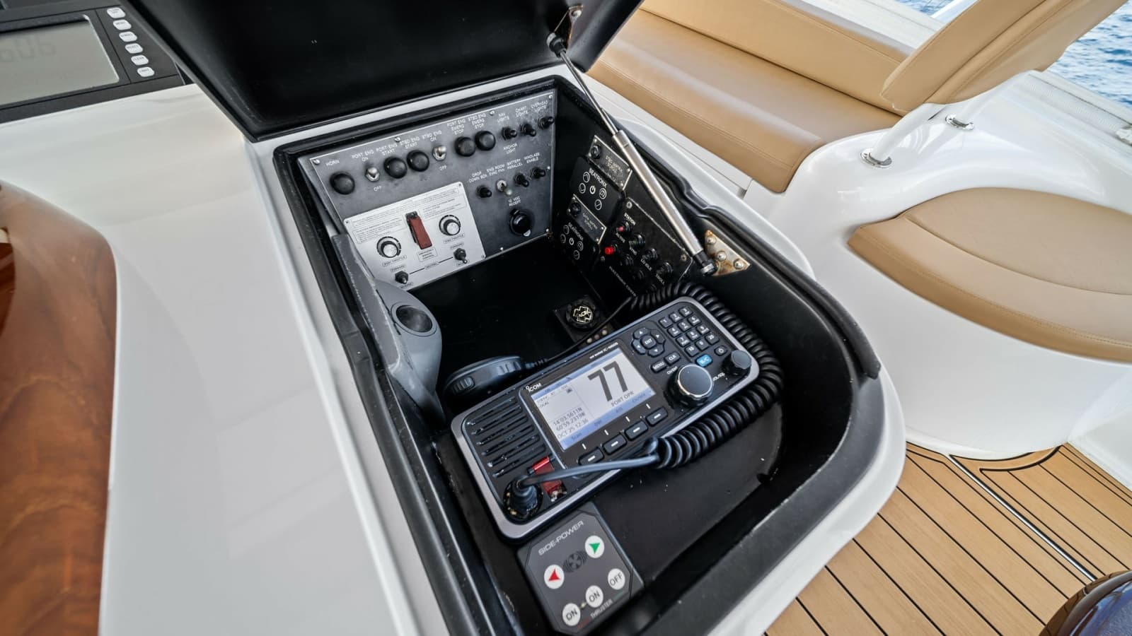 2015 Viking 70 Convertible  - Photo 45
