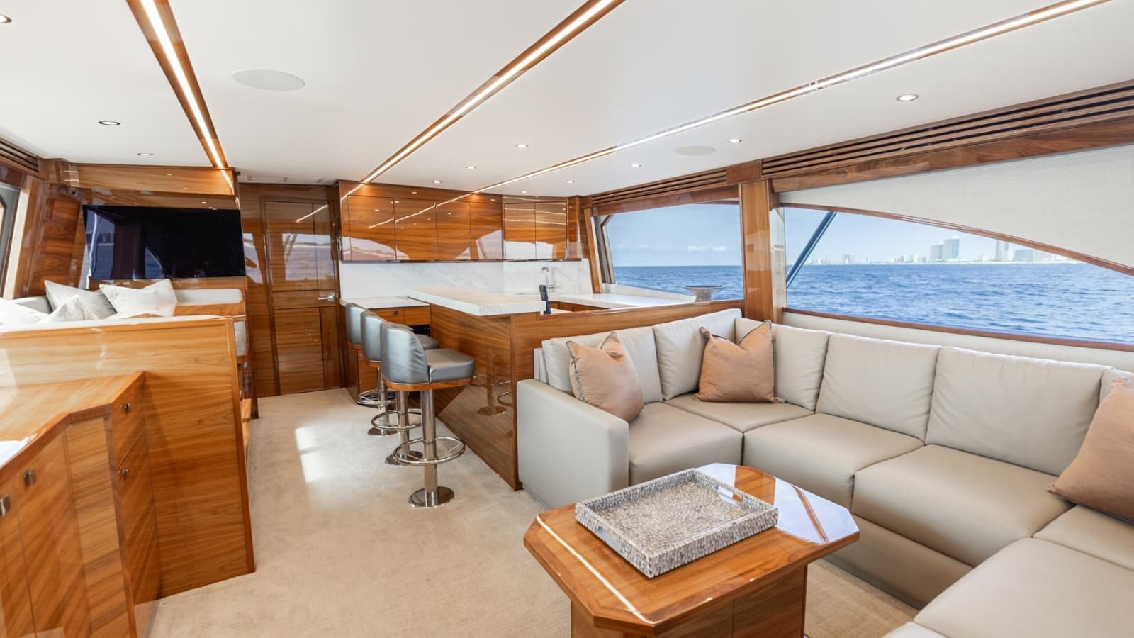 2025 Viking 74 Convertible - Photo 8