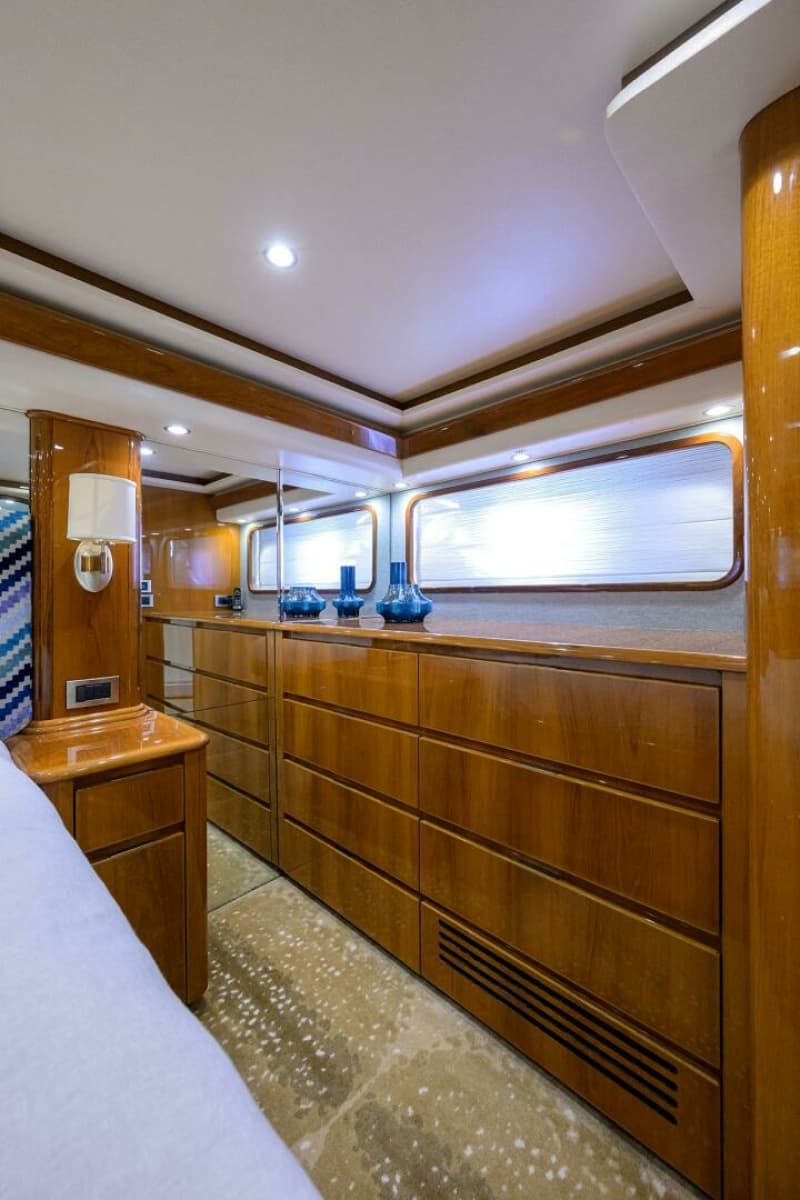 2014 Viking 76 Enclosed Bridge - Photo 26