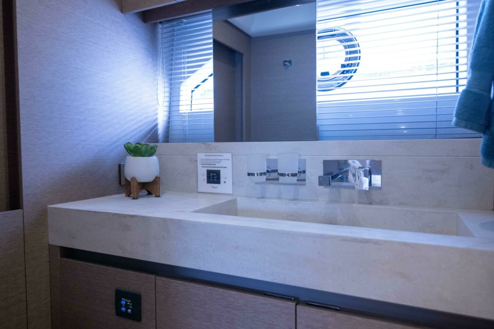2018 Prestige 680 Flybridge - Photo 32