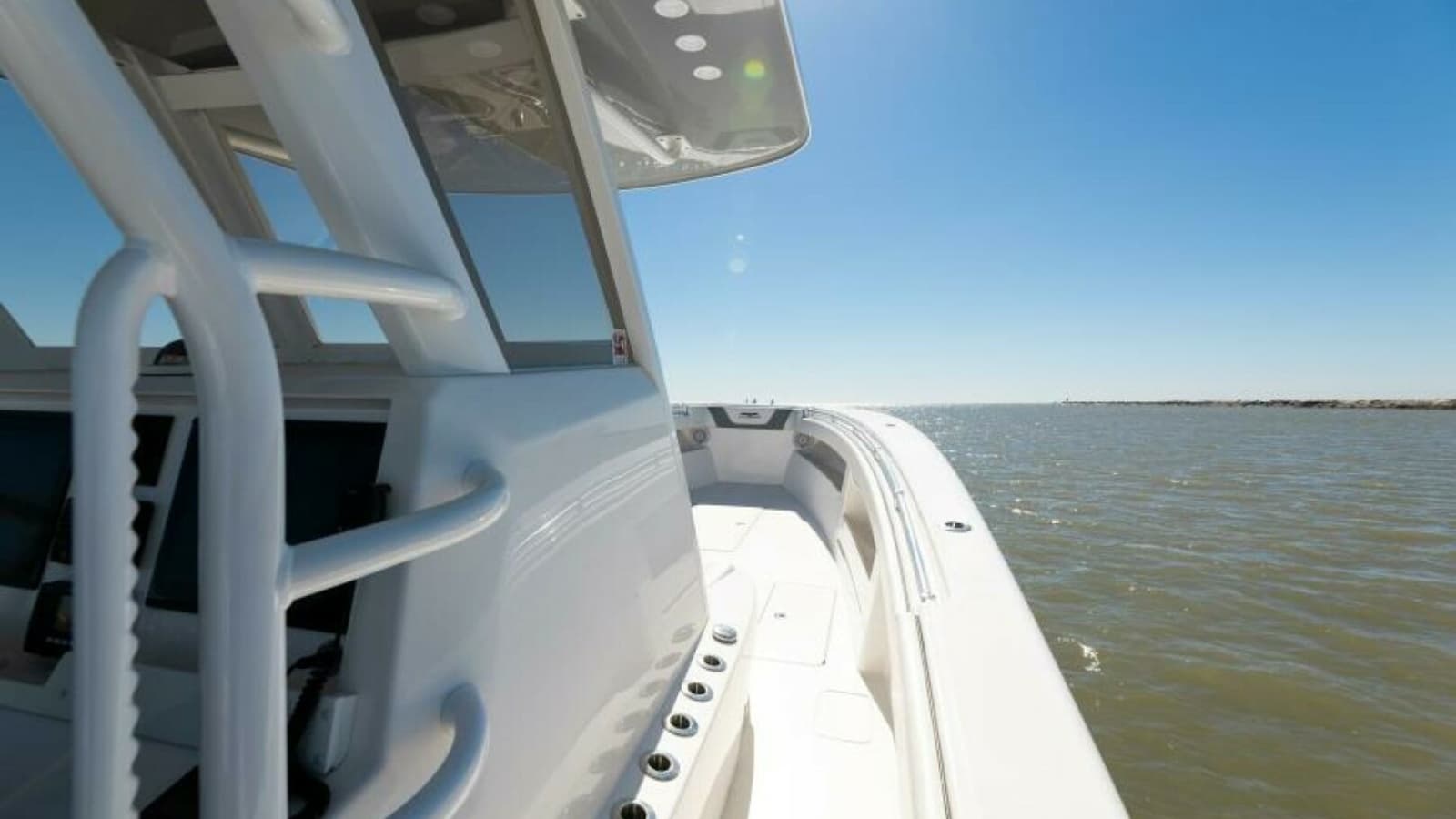2019 Invincible 39 Open - Photo 33