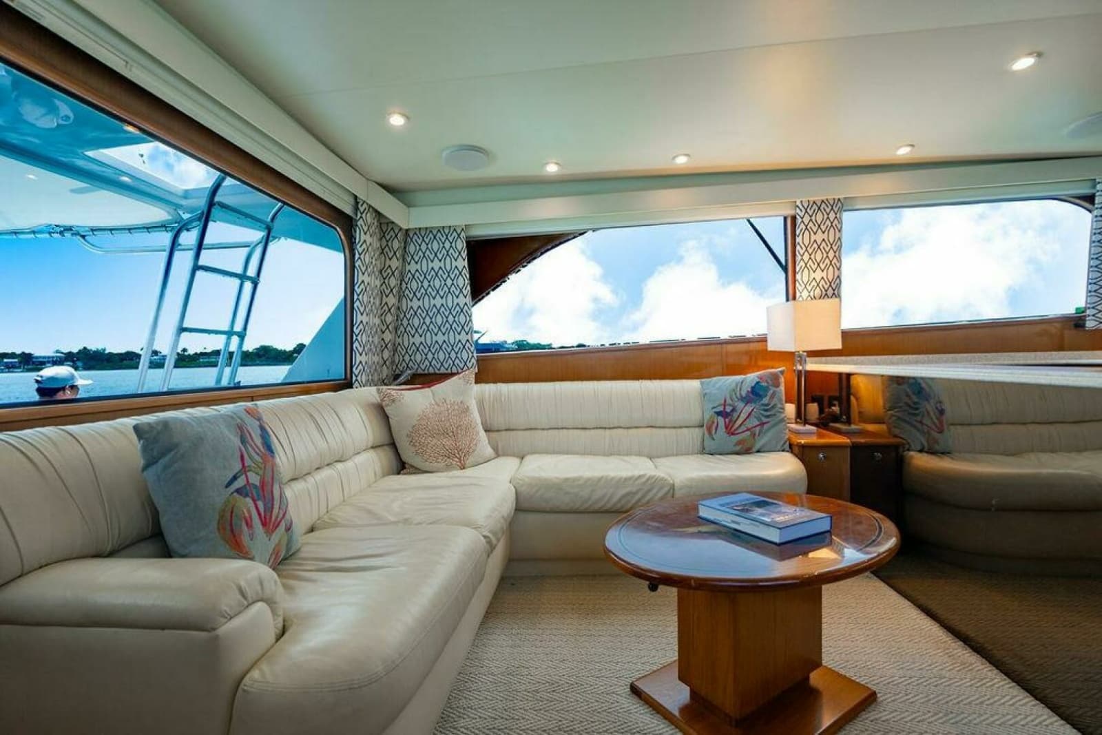 1999 Viking 55 Convertible - Photo 92