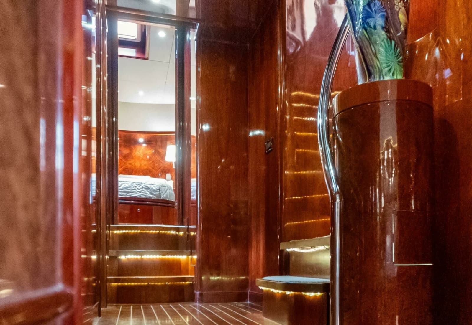 2005 Ocean Alexander 80 motoryacht - Photo 26