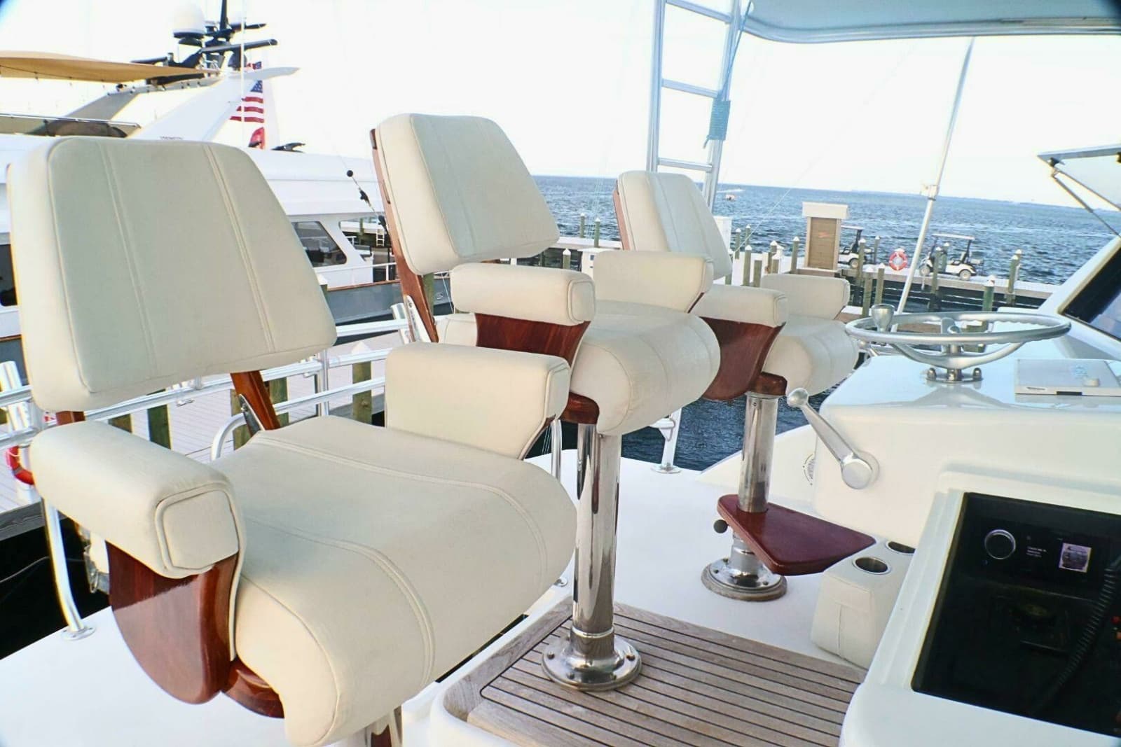 2001 Donzi 73 Sport Yacht - Photo 52