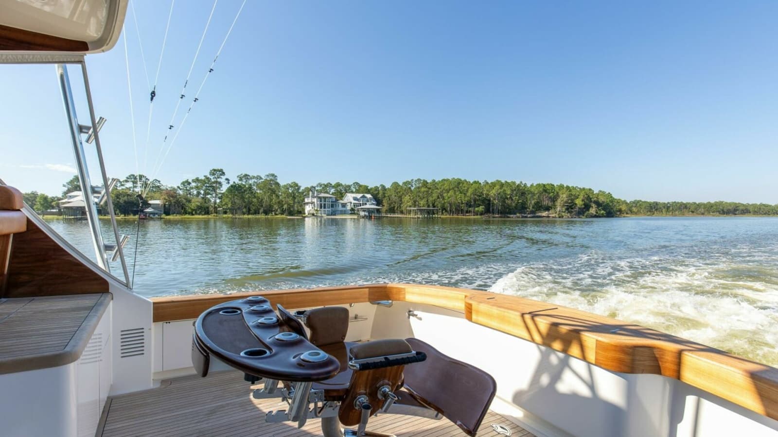 2005 Whiticar 76 Enclosed Bridge - Photo 34
