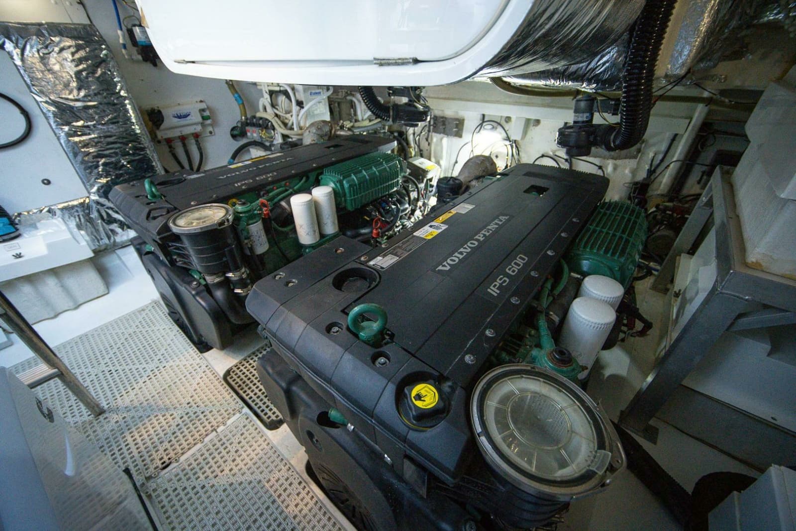 2016 Princess V48 - Photo 52