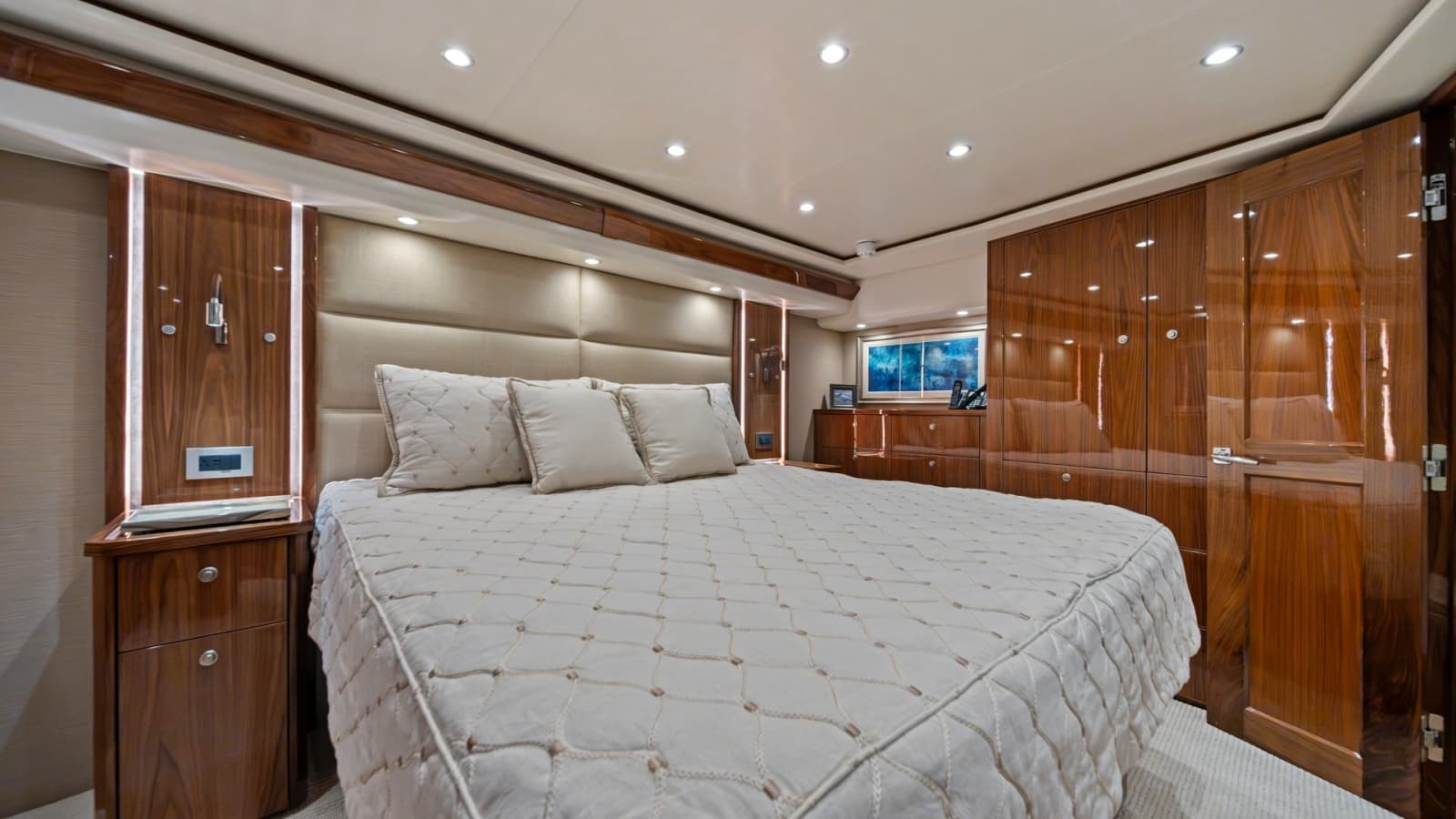 2021 Viking 72 Enclosed Bridge - Photo 33