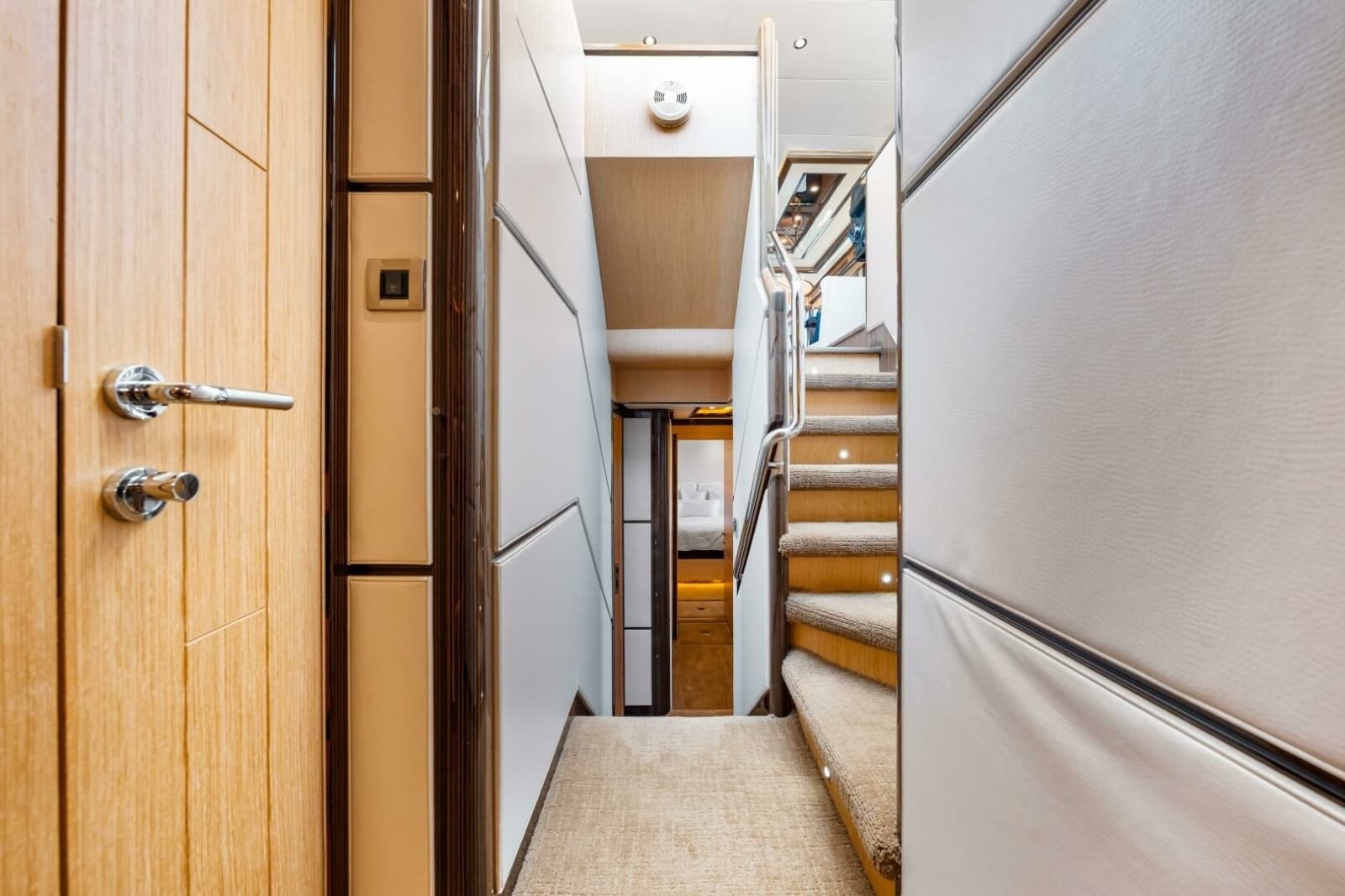 2010 Ocean Alexander 83 Motor Yacht - Photo 27