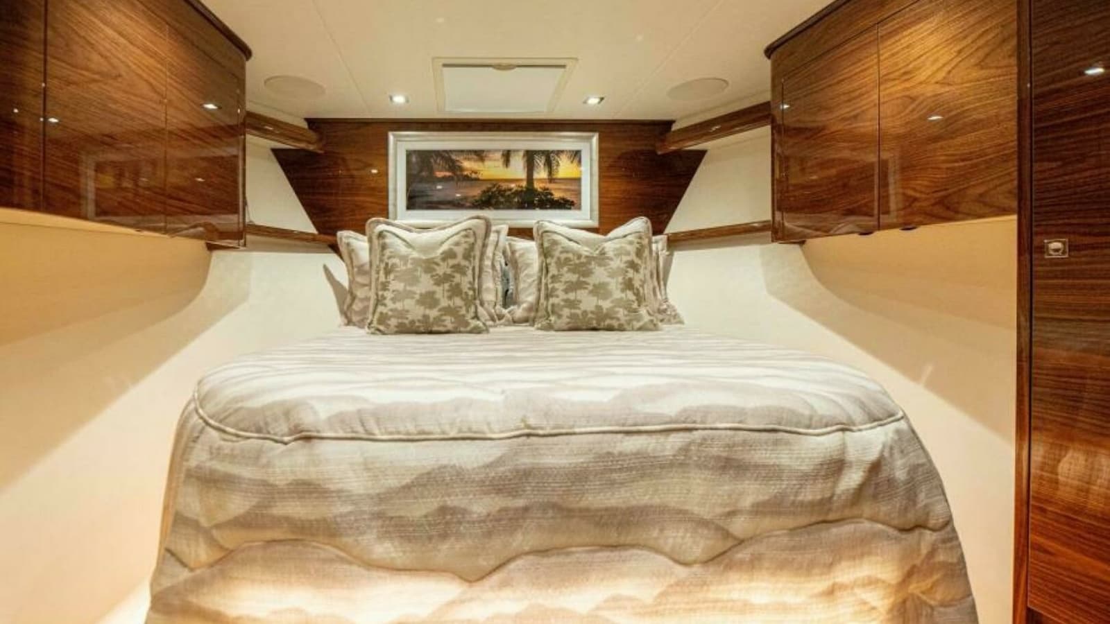 2023 Viking 64 Convertible - Photo 34