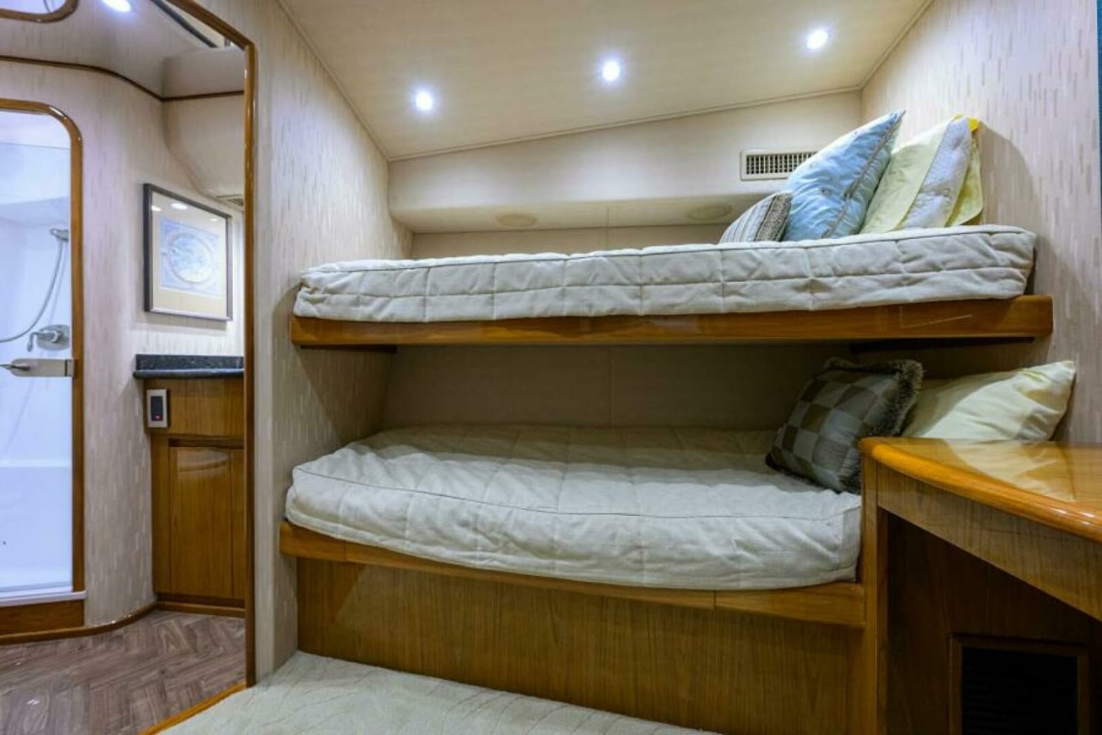 2013 Viking 82 Convertible - Photo 26