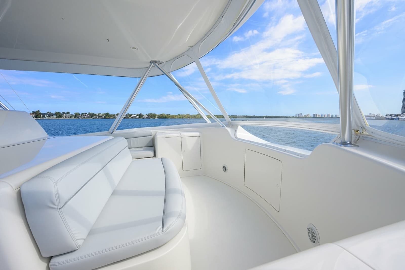 2008 Viking 68 Convertible - Photo 37